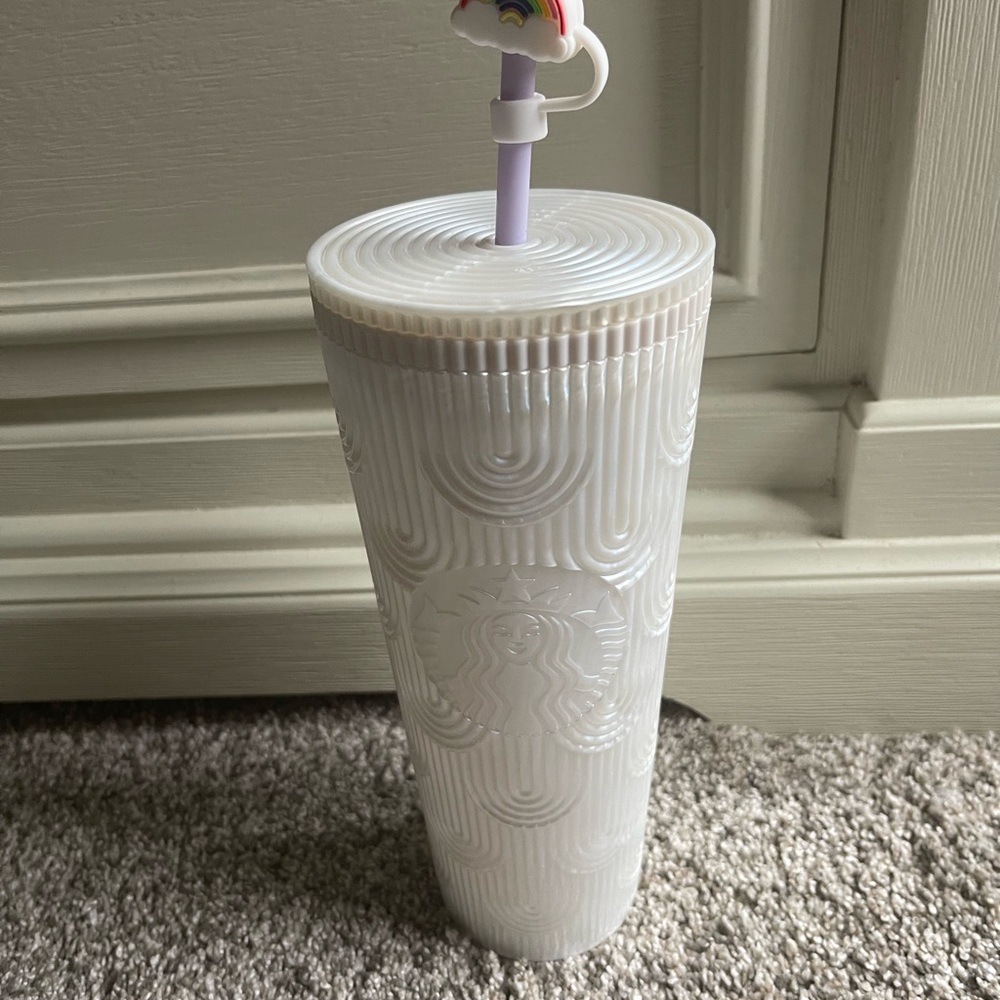 Starbucks 2023 white pearl shell mermaid siren tumbler 24oz with Straw